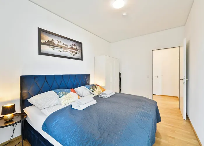 Parkview Apartment With Rooftop Pool *