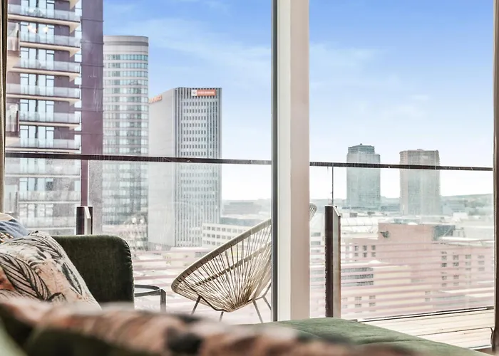 Parkview Apartment With Rooftop Pool Apartman